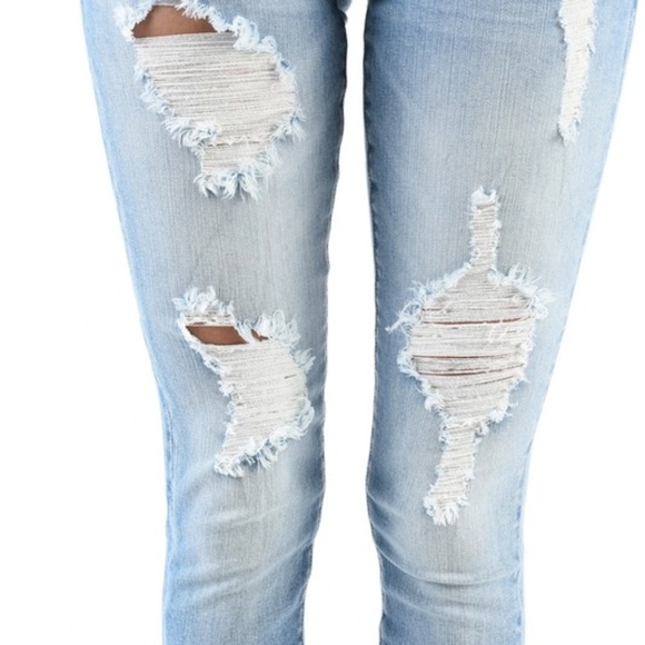 NWT Light Wash Distressed Denim - Picture 4 of 6